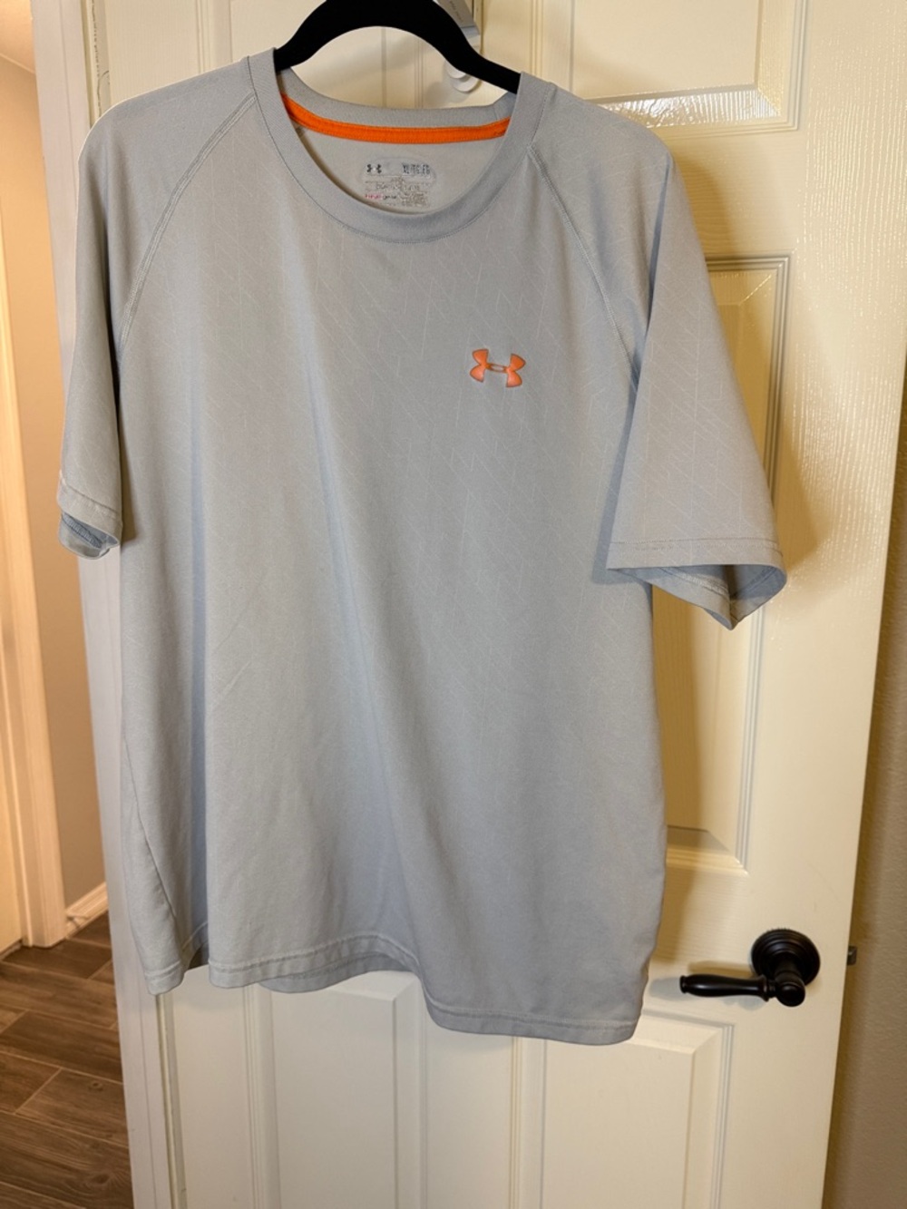 Under Armour Men's Light Grey Loose Fit Heatgear Short-Sleeve Performance Tee